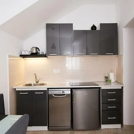 Old Town Apartman *